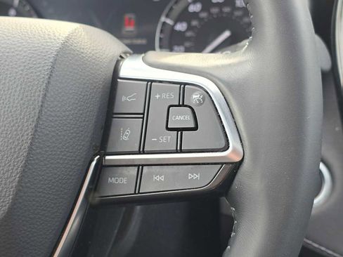 Used 2021 Toyota Highlander XSE AWD/4WD image 30