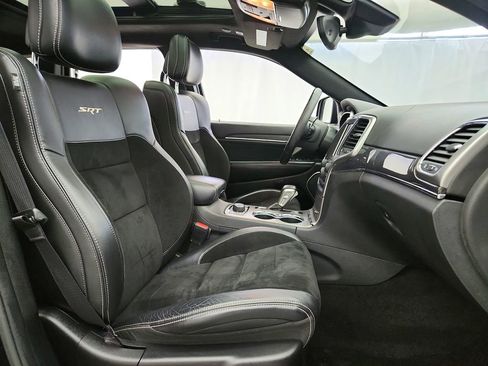 Used 2017 Jeep Grand Cherokee SRT AWD/4WD image 32