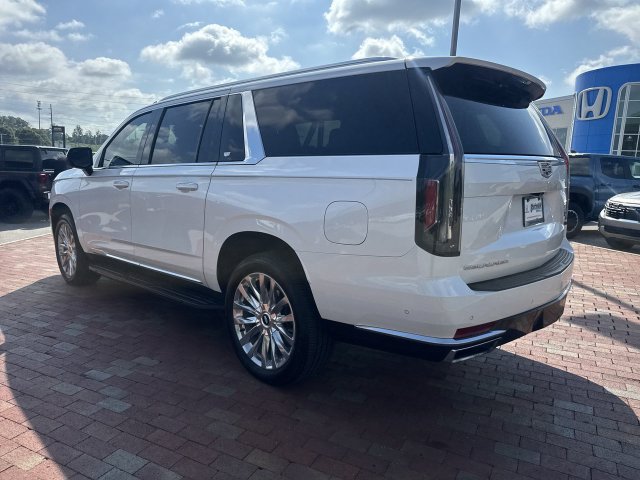 Used 2024 Cadillac Escalade ESV Premium Luxury RWD image 34