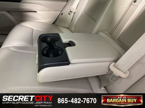 Used 2013 Cadillac XTS Luxury w/ Driver Awareness Package FWD image 29