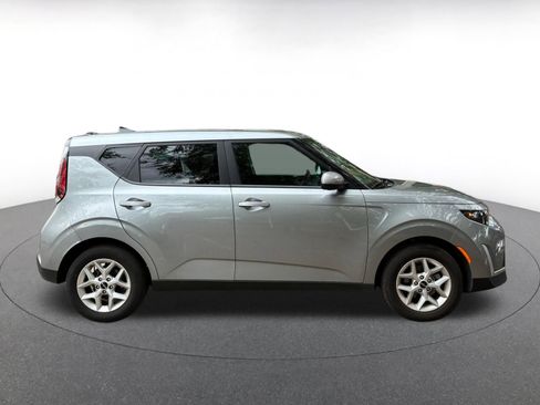 Used 2025 Kia Soul LX w/ LX Technology Package image 8