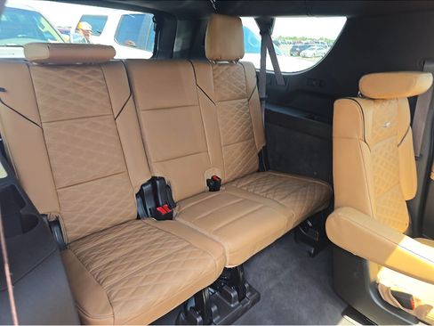 Used 2024 Cadillac Escalade ESV Sport w/ LPO, ONYX Package AWD/4WD image 9