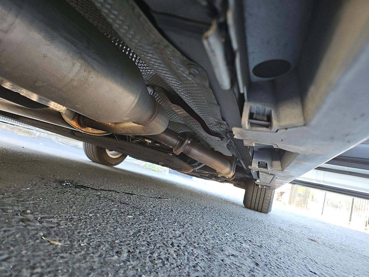Used 2025 Toyota Sienna XLE w/ XLE Plus Package FWD image 36