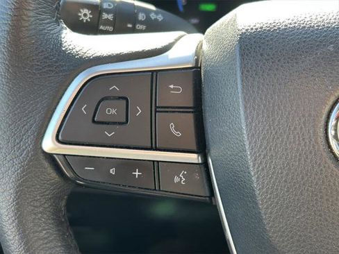 Certified 2023 Toyota Sienna XLE image 46