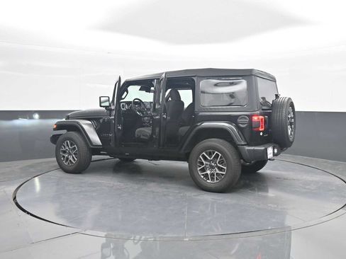 Used 2025 Jeep Wrangler Unlimited Sahara AWD/4WD image 48