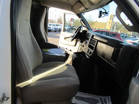 Used 2019 Chevrolet Express 2500 w/ Driver Convenience Package image 12