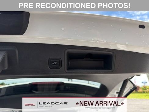 Used 2022 GMC Terrain SLT w/ LPO, Floor Liner Package AWD/4WD image 19