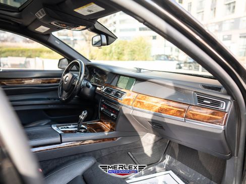 Used 2014 BMW 750Li xDrive image 15
