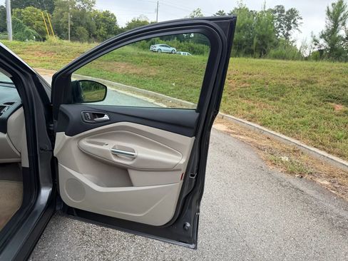 Used 2014 Ford Escape Titanium w/ Equipment Group 401A FWD image 16