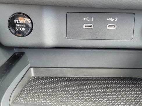 Used 2025 Nissan Rogue SV FWD image 23