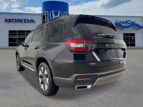 New 2026 Honda Pilot Touring image 3