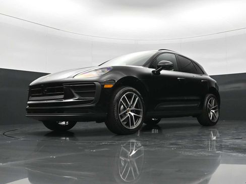 New 2026 Porsche Macan AWD/4WD image 38