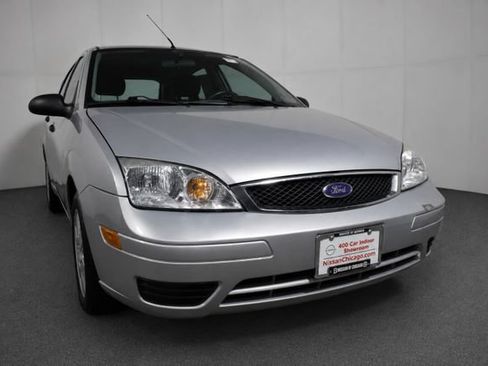 Used 2007 Ford Focus S FWD image 3