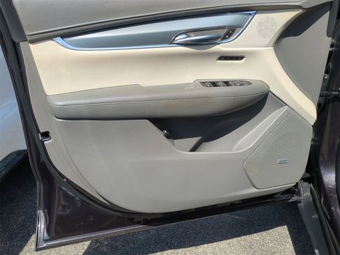 Certified 2018 Cadillac XT5 Luxury w/ Driver Awareness Package image 13