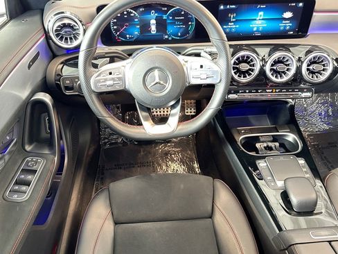 Used 2022 Mercedes-Benz CLA 250 image 21