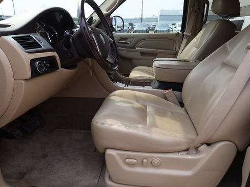 Used 2011 Cadillac Escalade ESV Premium AWD/4WD image 11