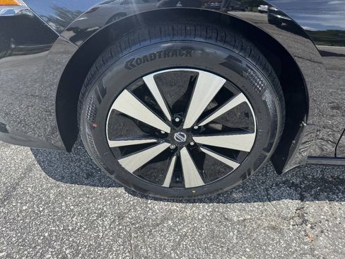 Used 2022 Nissan Altima 2.5 SV FWD image 7