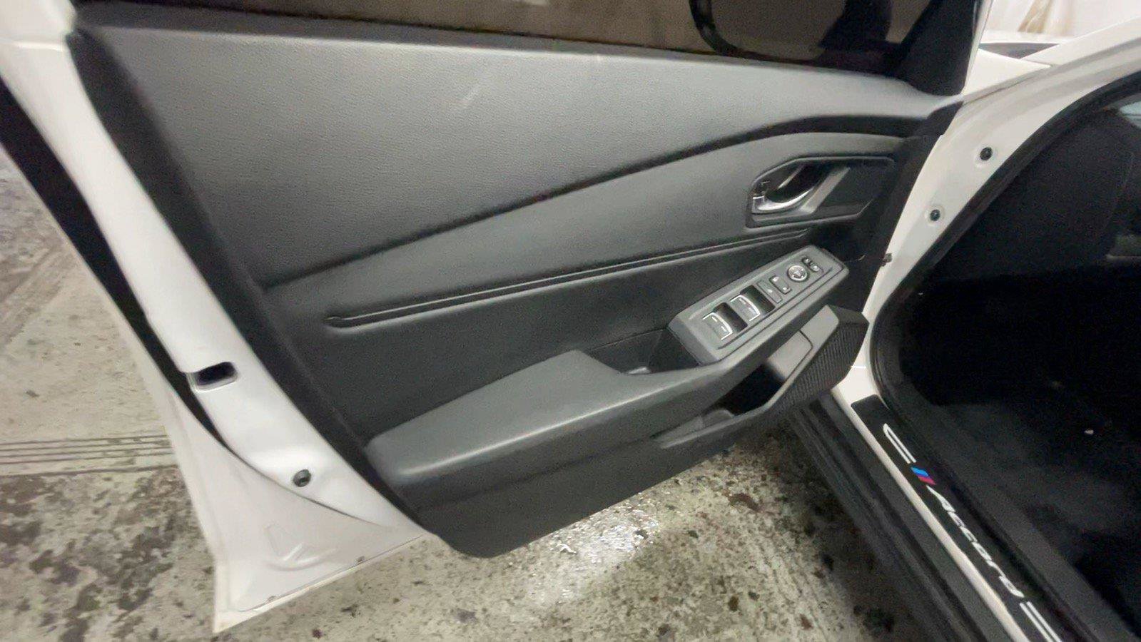 Certified 2025 Honda Accord SE image 29