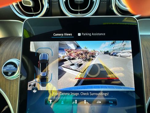 Used 2025 Mercedes-Benz GLC 300 image 21