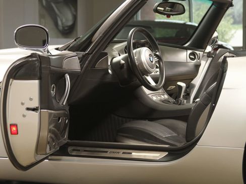 Used 2002 BMW Z8 image 35