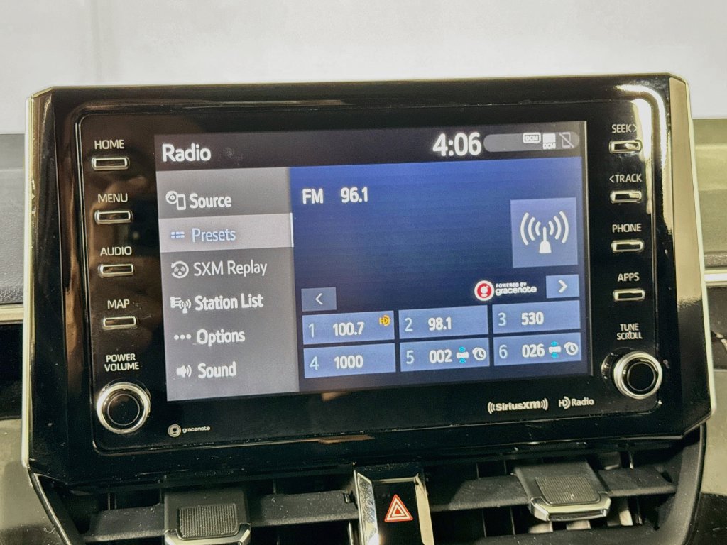 Used 2021 Toyota Corolla SE w/ Special Edition FWD image 29