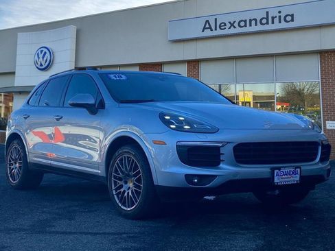Used 2018 Porsche Cayenne Platinum Edition image 1