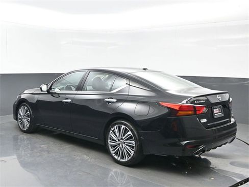 Certified 2025 Nissan Altima 2.5 SL image 3