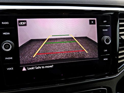 Used 2022 Volkswagen Atlas Cross Sport SE image 17