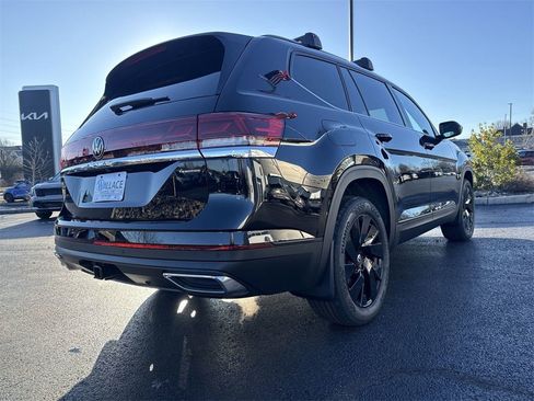 New 2026 Volkswagen Atlas SE image 4