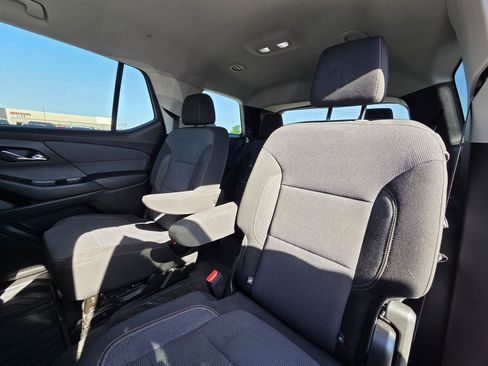 Used 2020 Chevrolet Traverse LT FWD image 25