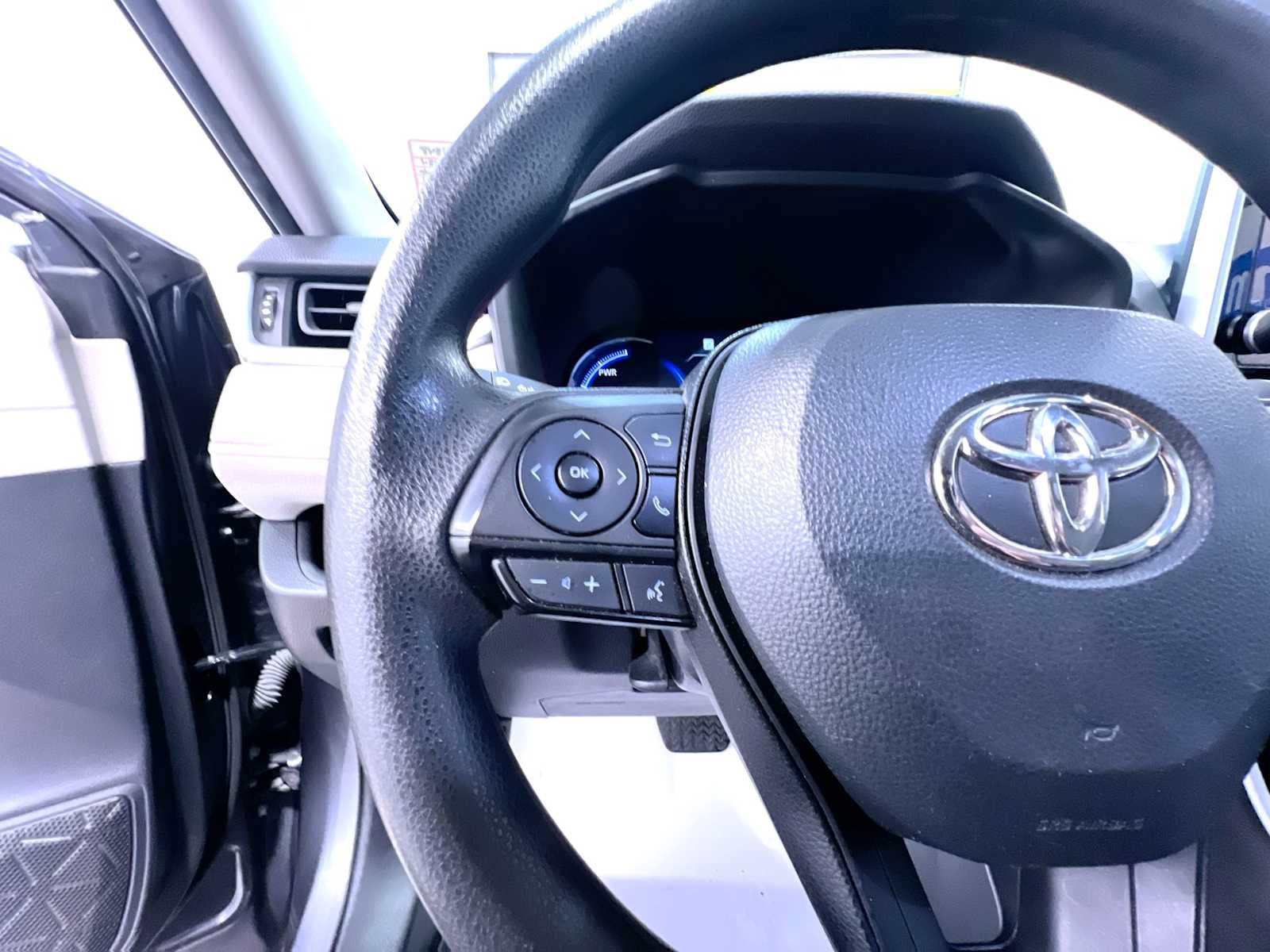 Used 2024 Toyota RAV4 XLE AWD/4WD image 20