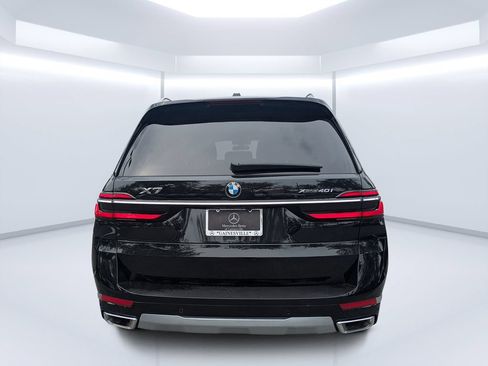 Used 2025 BMW X7 xDrive40i AWD/4WD image 3