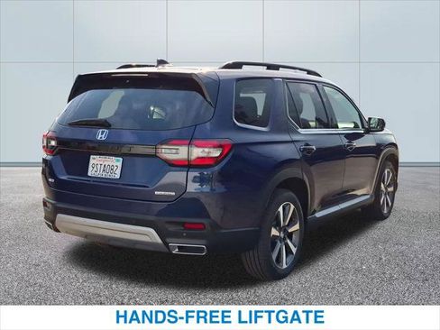 Certified 2025 Honda Pilot Touring image 7