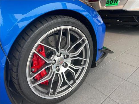 Used 2024 Chevrolet Corvette Z06 w/ Chrome Exterior Badge Package image 9