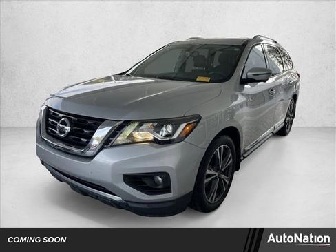 Used 2017 Nissan Pathfinder Platinum image 1