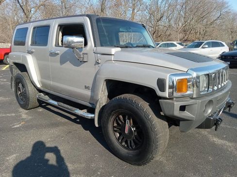 Used 2006 HUMMER H3 image 3