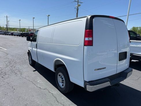 New 2026 Chevrolet Express 2500 RWD image 4