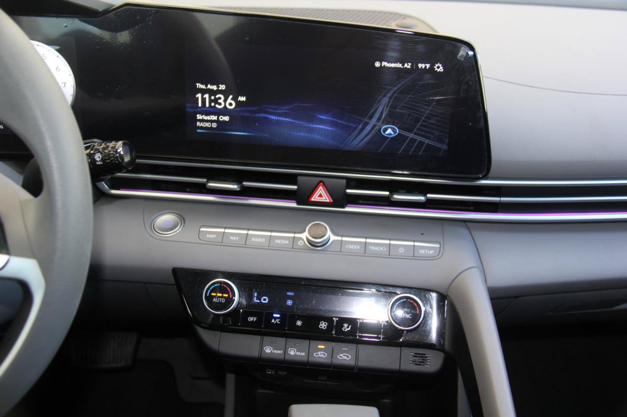 Used 2024 Hyundai Elantra SEL FWD image 21