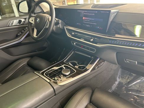 Used 2025 BMW X7 xDrive40i image 24