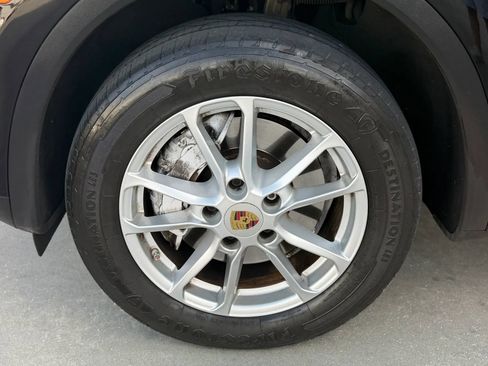 Used 2016 Porsche Cayenne w/ Premium Package AWD/4WD image 15