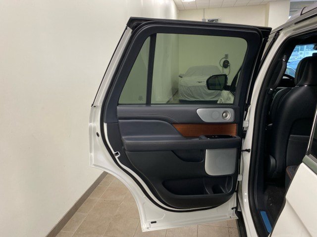 New 2024 Lincoln Navigator Black Label AWD/4WD image 8