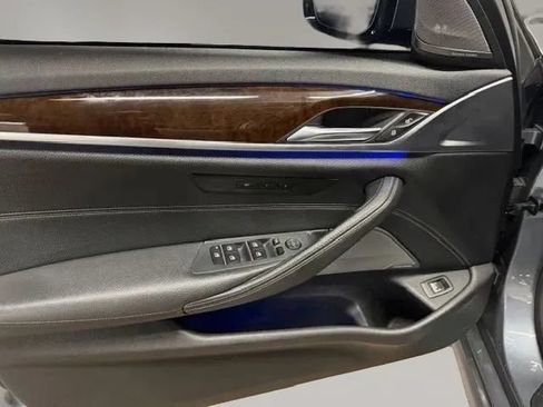 Used 2019 BMW 540i w/ M Sport Package RWD image 11