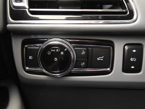 Used 2018 Lincoln Navigator Reserve w/ Technology Package image 33