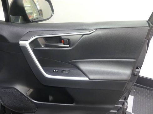 Used 2020 Toyota RAV4 LE w/ All Weather Liner Package AWD/4WD image 18