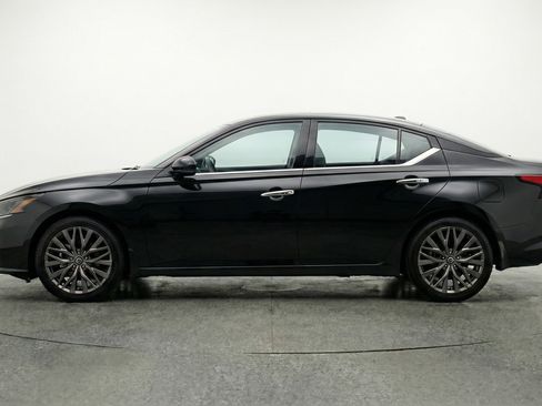 Used 2025 Nissan Altima 2.5 SV image 5