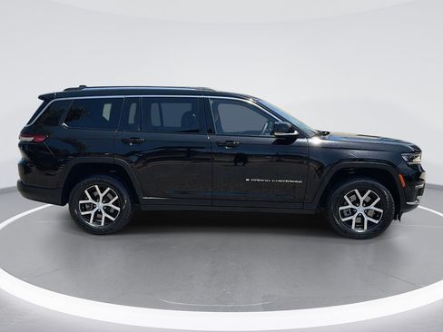 Used 2023 Jeep Grand Cherokee L Limited RWD image 3