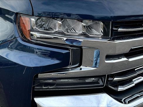 Used 2020 Chevrolet Silverado 1500 LTZ w/ LTZ Premium Package AWD/4WD image 32