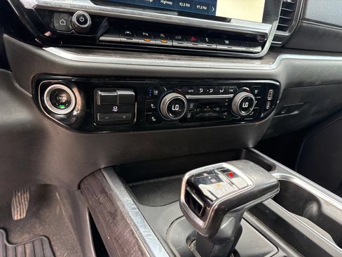 Used 2022 Chevrolet Silverado 1500 LTZ AWD/4WD image 24