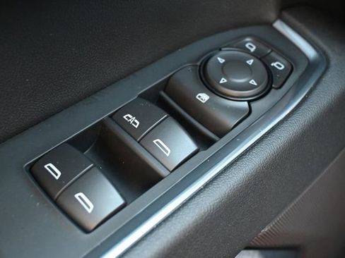 Used 2023 Chevrolet Silverado 1500 LT image 39