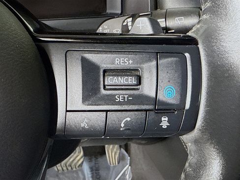 Used 2022 Nissan Rogue Platinum w/ Head-Up Display Package image 15